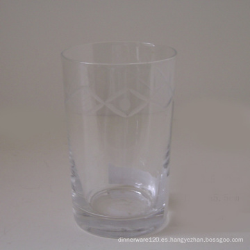 Taza de cristal transparente con patrón grabado